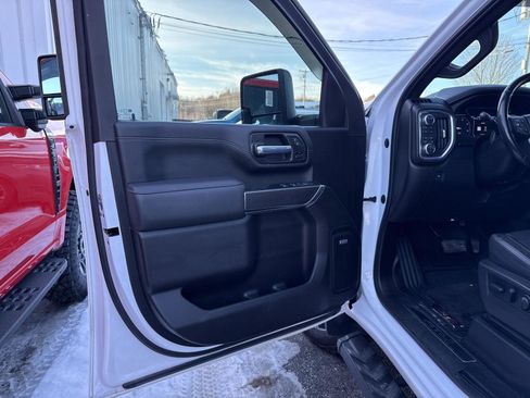 Used 2022 GMC Sierra 2500 AT4 w/ AT4 Preferred Package image 8