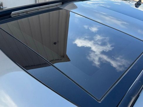 Used 2019 Land Rover Discovery HSE Luxury image 16