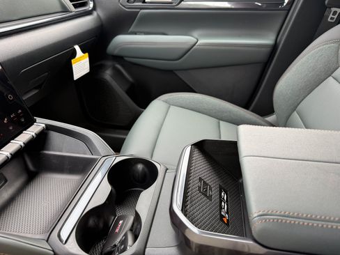New 2027 GMC Terrain AT4 AWD/4WD image 31