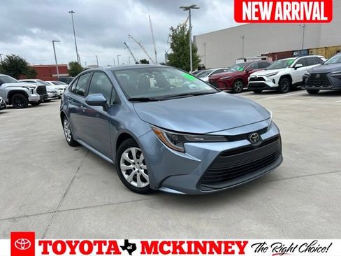Used 2025 Toyota Corolla LE FWD image 1