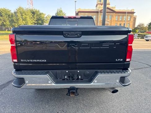 Used 2025 Chevrolet Silverado 2500 LTZ w/ LTZ Convenience Package AWD/4WD image 4
