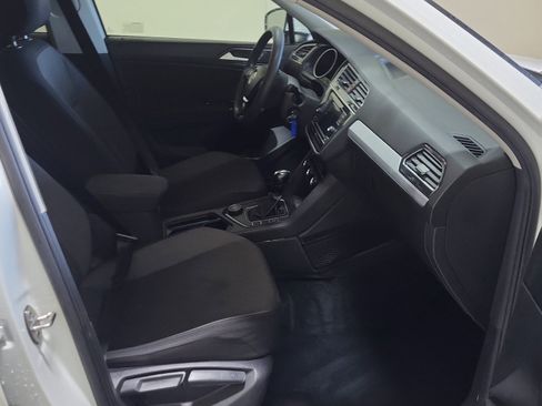 Used 2020 Volkswagen Tiguan S image 13