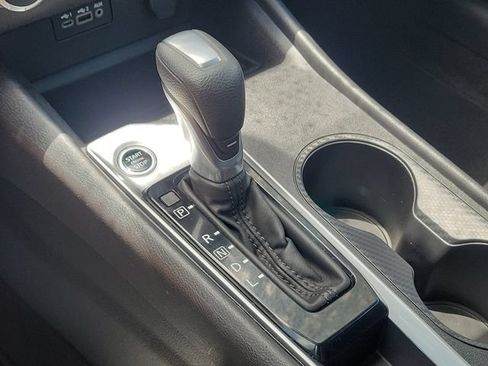 Used 2025 Nissan Altima 2.5 SV FWD image 31