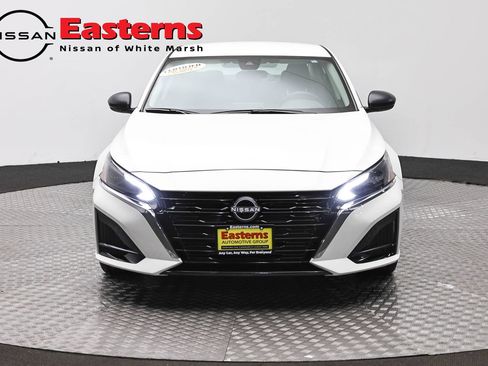 Used 2025 Nissan Altima 2.5 SV FWD image 2