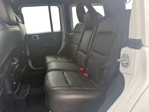 Used 2023 Jeep Wrangler Unlimited Sahara AWD/4WD image 13