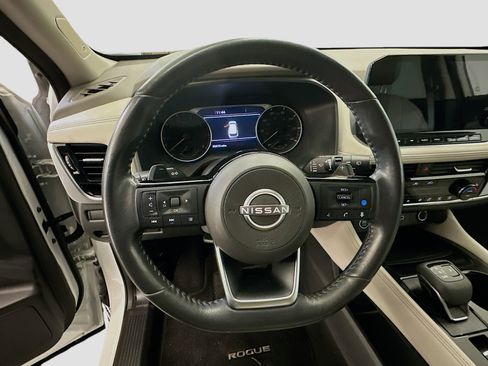 Used 2023 Nissan Rogue SL w/ SL Premium Package image 18