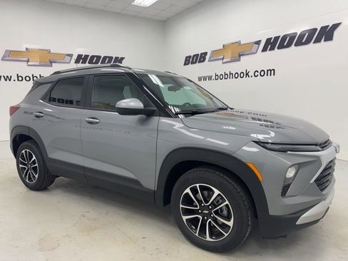 New 2026 Chevrolet TrailBlazer LT w/ LT Cold Weather Package FWD image 3