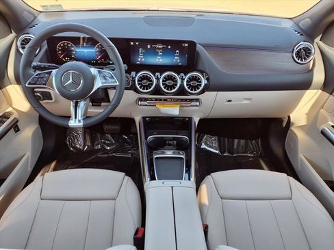 New 2026 Mercedes-Benz GLA 250 image 4