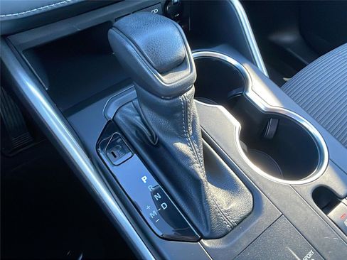 Used 2022 Toyota Highlander L image 28