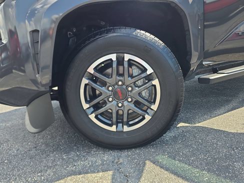 Used 2024 Toyota Tacoma TRD Sport w/ TRD Sport Upgrade Package RWD image 28