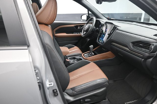 Certified 2025 Subaru Forester Touring w/ Popular Package - Touring AWD/4WD image 29