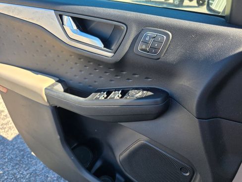 Used 2020 Ford Escape SEL image 7