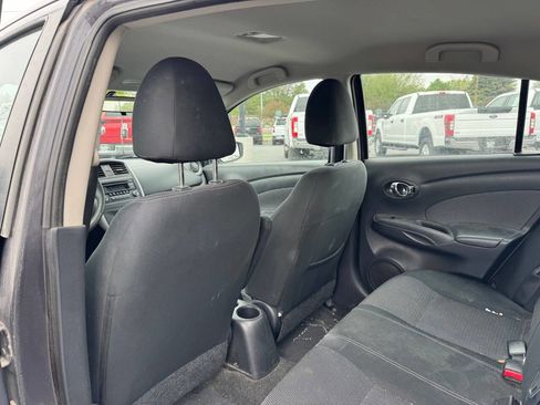Used 2015 Nissan Versa SV FWD image 13