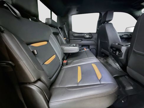 Used 2023 GMC Sierra 1500 AT4 w/ Technology Package AWD/4WD image 30