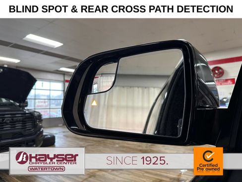 Certified 2024 Jeep Wagoneer Series III AWD/4WD image 9