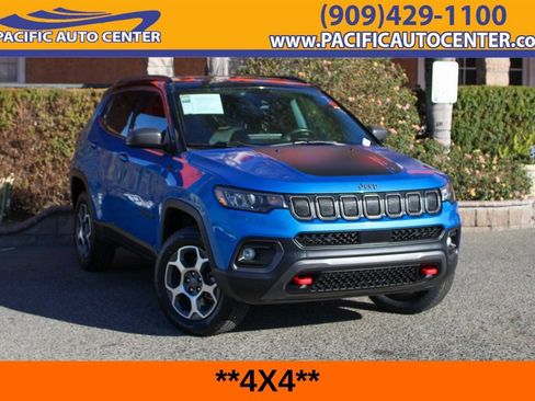 Used 2022 Jeep Compass Trailhawk w/ Trailhawk Convenience Group AWD/4WD image 1