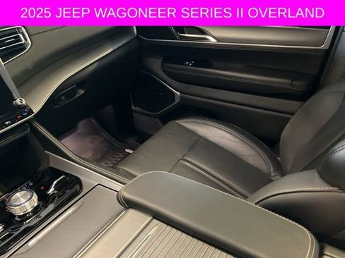 Used 2025 Jeep Wagoneer Series II AWD/4WD image 17