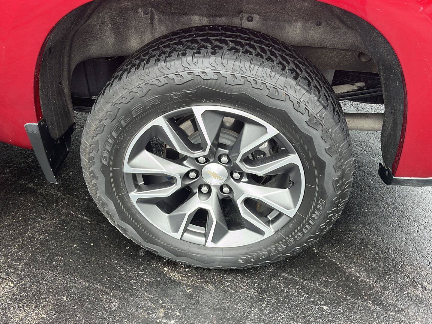 Used 2024 Chevrolet Silverado 1500 LT AWD/4WD image 35