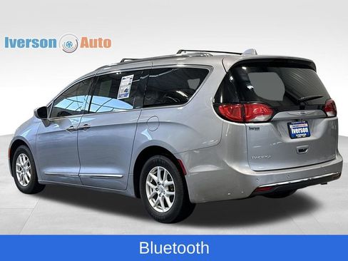 Used 2020 Chrysler Pacifica Touring-L image 7