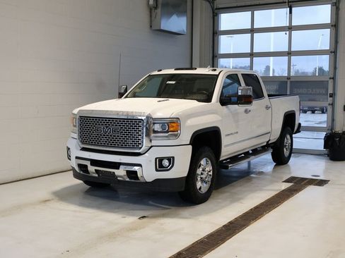 Certified 2016 GMC Sierra 3500 Denali w/ Duramax Plus Package image 6
