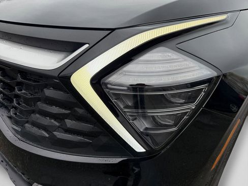 Certified 2025 Kia Sportage LX image 22