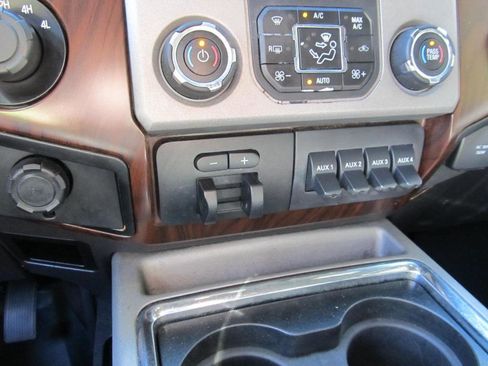 Used 2015 Ford F350 Lariat image 69