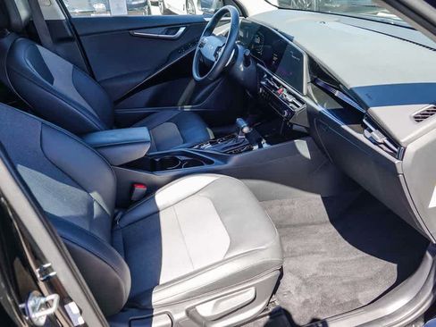 Certified 2024 Kia Niro EX FWD image 12