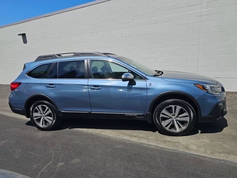 Used 2018 Subaru Outback 3.6R Limited w/ 50th Anniversary Edition AWD/4WD image 8