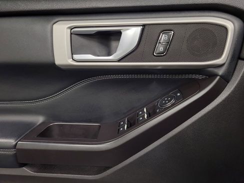 Used 2020 Ford Explorer XLT w/ Equipment Group 202A image 20