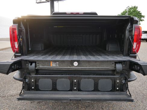 Used 2025 GMC Sierra 1500 Denali w/ Technology Package AWD/4WD image 11