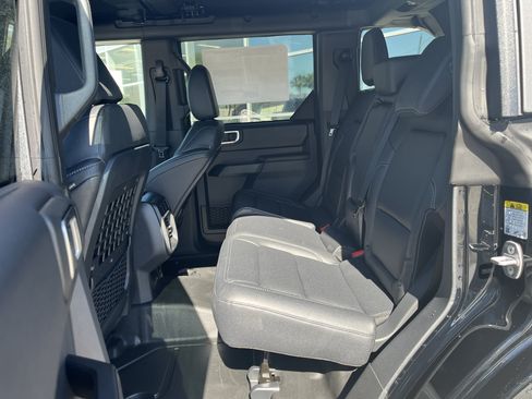 New 2026 Ford Bronco Badlands w/ Sasquatch Package AWD/4WD image 13