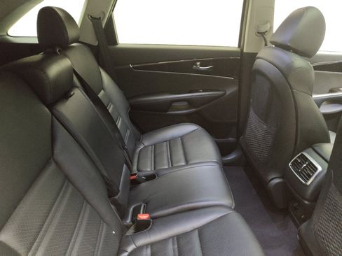 Used 2020 Kia Sorento EX image 19