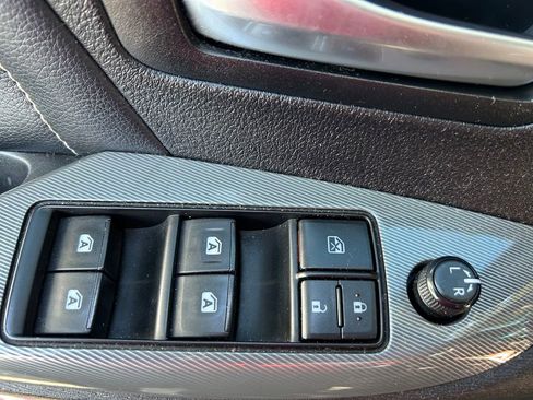 Used 2016 Toyota Sienna SE FWD image 18