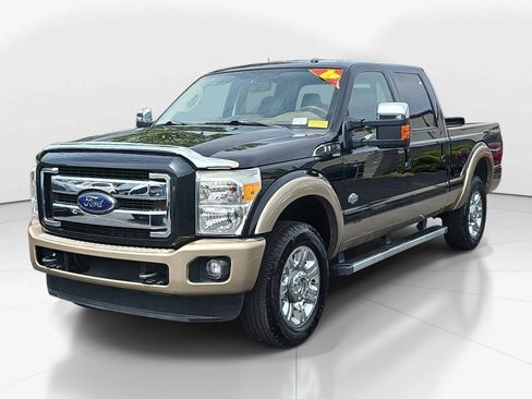 Used 2013 Ford F250 King Ranch w/ King Ranch w/Chrome Pkg image 6
