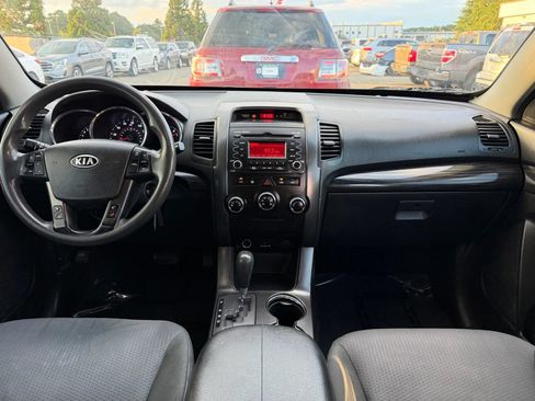 Used 2013 Kia Sorento LX AWD/4WD image 3