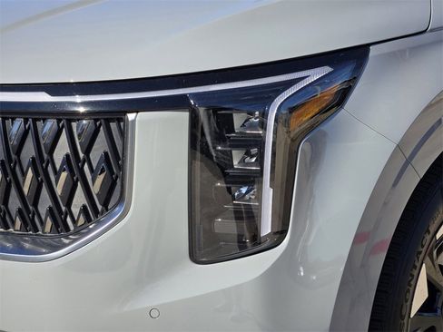 New 2026 Kia Carnival EX image 7