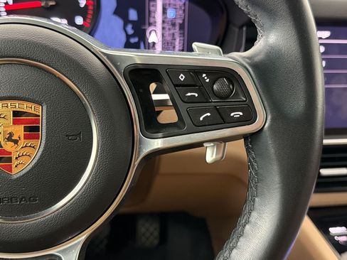 Used 2022 Porsche Cayenne AWD/4WD image 17