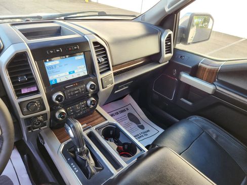 Used 2017 Ford F150 Lariat w/ Equipment Group 502A Luxury AWD/4WD image 12