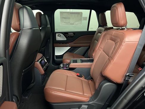 Used 2025 Lincoln Aviator Reserve w/ Equipment Group 201A image 35