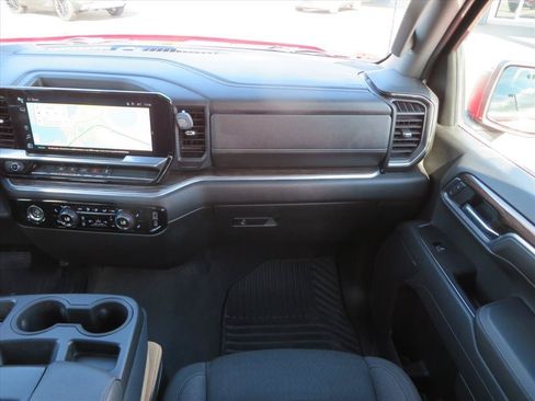 Used 2022 Chevrolet Silverado 1500 LT AWD/4WD image 15