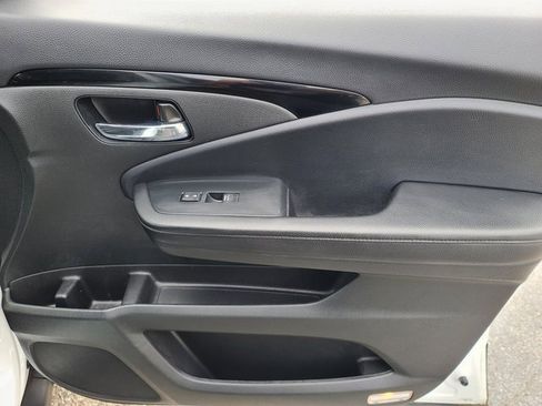 Used 2022 Honda Pilot Touring image 24