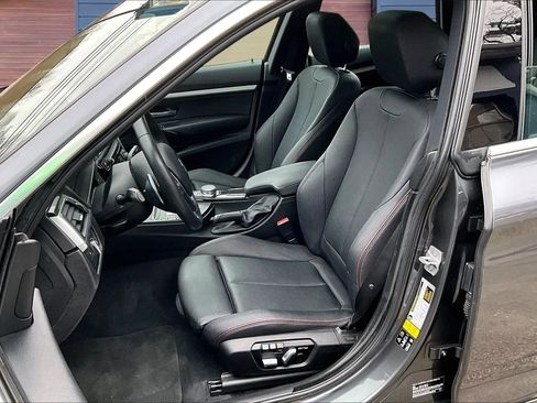 Used 2018 BMW 330i Gran Turismo xDrive image 25