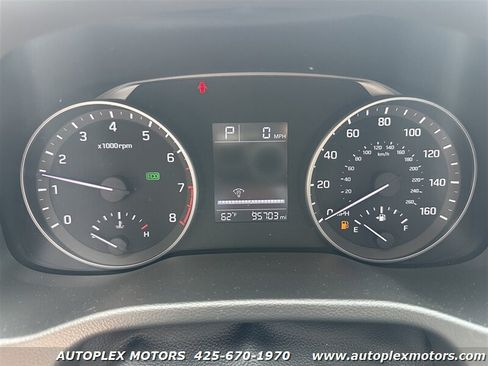 Used 2017 Hyundai Elantra SE FWD image 19