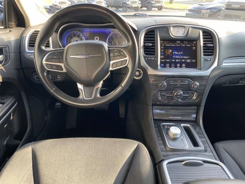 Used 2021 Chrysler 300 Touring w/ Sport Appearance Package RWD image 19
