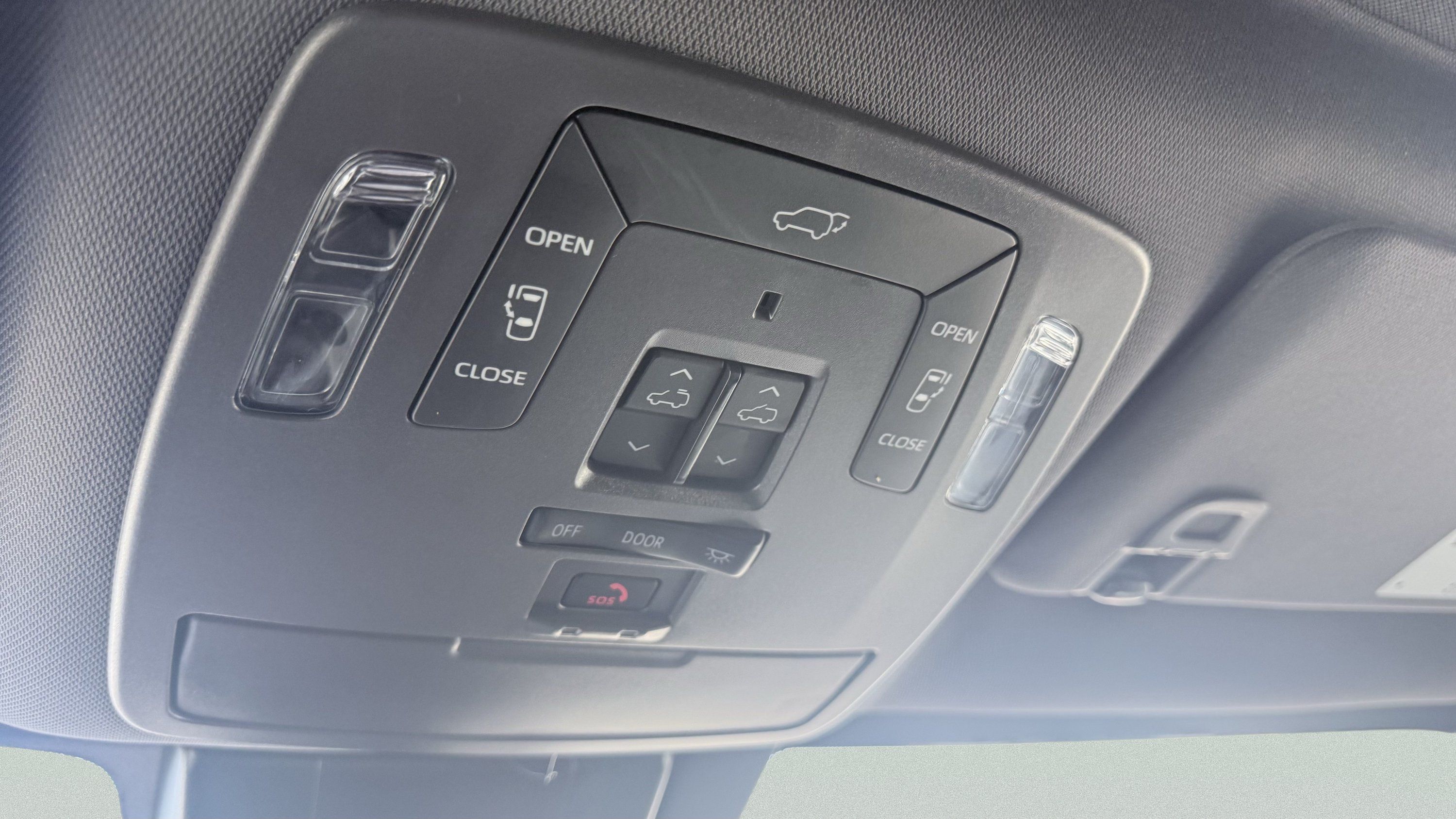 Used 2022 Toyota Sienna Platinum FWD image 61