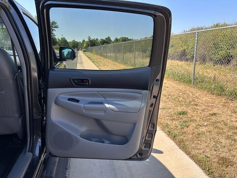 Used 2015 Toyota Tacoma 4x4 Double Cab image 20