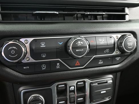 New 2026 Jeep Gladiator Sport image 19