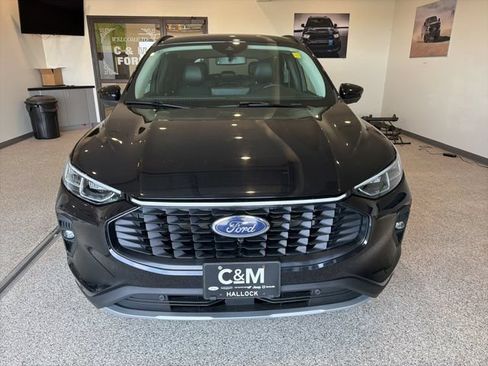 Used 2024 Ford Escape Platinum AWD/4WD image 2