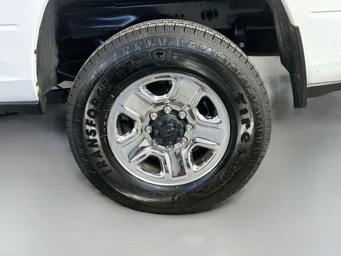 Used 2022 RAM 2500 Tradesman w/ Chrome Appearance Group AWD/4WD image 33