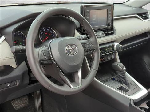 Used 2021 Toyota RAV4 XLE Premium AWD/4WD image 9